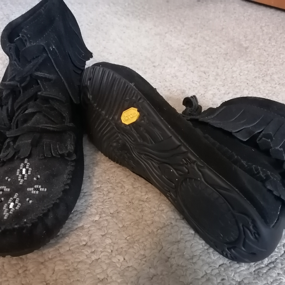 Manitoba mukluks moccasins